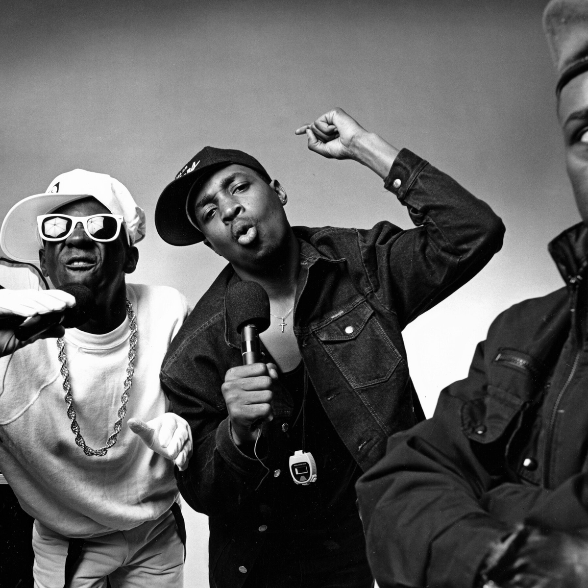 codigo21_radio's tweet photo. #PuroFlow: El ritmo se vive recordando el #HipHopDay. @aztek732 regresa con este episodio para recordar la música que consolidó este género urbano.
19:00 hrs.
https://t.co/hSaICJzucc | https://t.co/1EL3U8Of5L
#LoQueTienesQueEscuchar https://t.co/sdnjHZbL6i