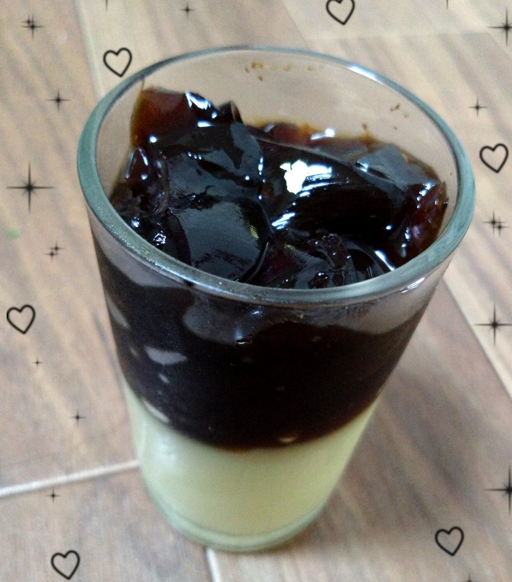 haniids's tweet photo. 毎日暑いよね
ケーキ屋さんでおいしそうなの買ったよ
生チョコケーキ
大人のコーヒーゼリープリン
てんとうむし🐞のケーキかわいいよね♥️ https://t.co/VLm3UAbyi6