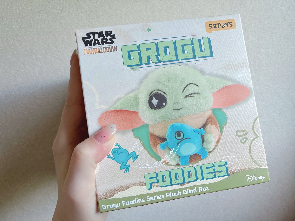 ju_neko12's tweet photo. グローグーの52toys届いて開封✌️
こういうブラインド買うの初めてだったから箱のデカさにびっくりした😌
なんか匂いとか手触りが独特なんだけどそういうもの？普通のぬいぐるみじゃないから洗えないし天日干ししてるんだけど、これが普通なのかな🤔強烈に臭いわけじゃないけど、開けてから喉が少し変🤔 https://t.co/SEDtyQvMV7