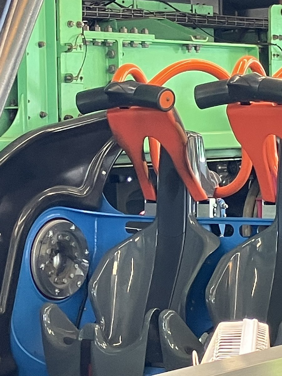 soybeanwater's tweet photo. 嵐に乗車
自分がどうなっているのか分からない
太ももが鍛えられたのは確か
#嵐
#ナガシマスパーランド https://t.co/2bXH3nVrca