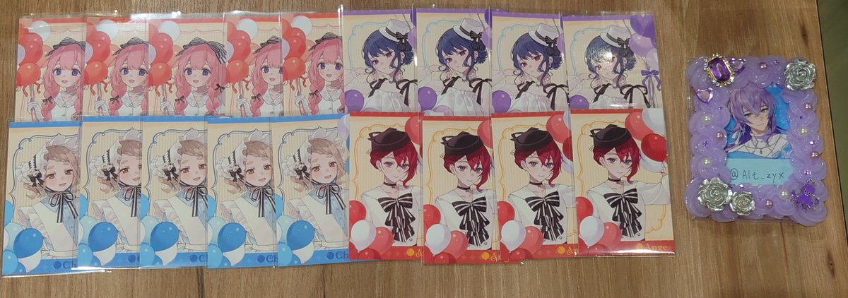 Alt_zyx's tweet photo. 【交換】 にじさんじ ふわふわバルーン フォト風カード

譲:画像1～2枚目

求:画像3枚目激求or定価(+送料)

ご希望あれば🚹はこちらから2点、🚺はこちらから3点提供可能

譲渡はゆうちょ対応のみ(🚹は交換最優先)

本日渋谷＞9/5池袋手渡し、郵送 https://t.co/uVFvt3zYkB