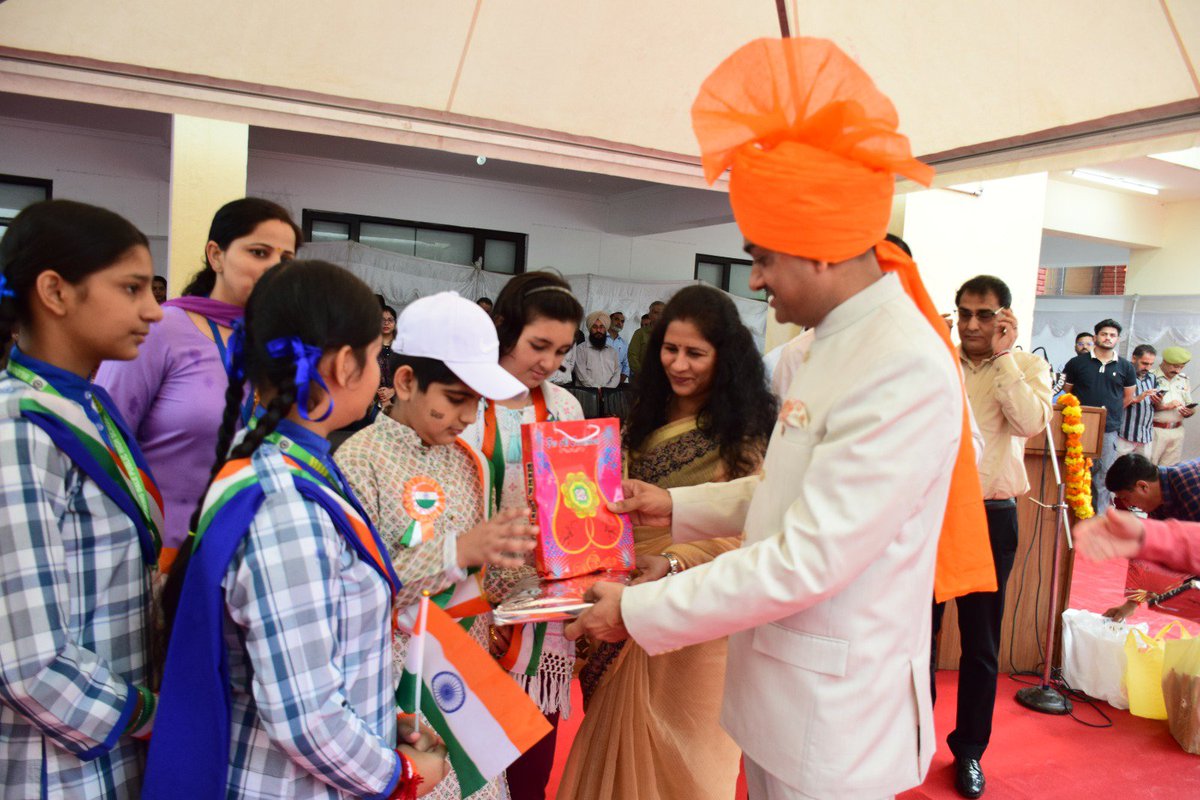 Divcomjammu's tweet photo. On the 80th Independence Day 2026, Divisional Commissioner Jammu @Rameshkumarias hoisted the Tricolour at Divisional Commissioner office. School students were special invitees on the occasion. https://t.co/AuUhHYjsRD
