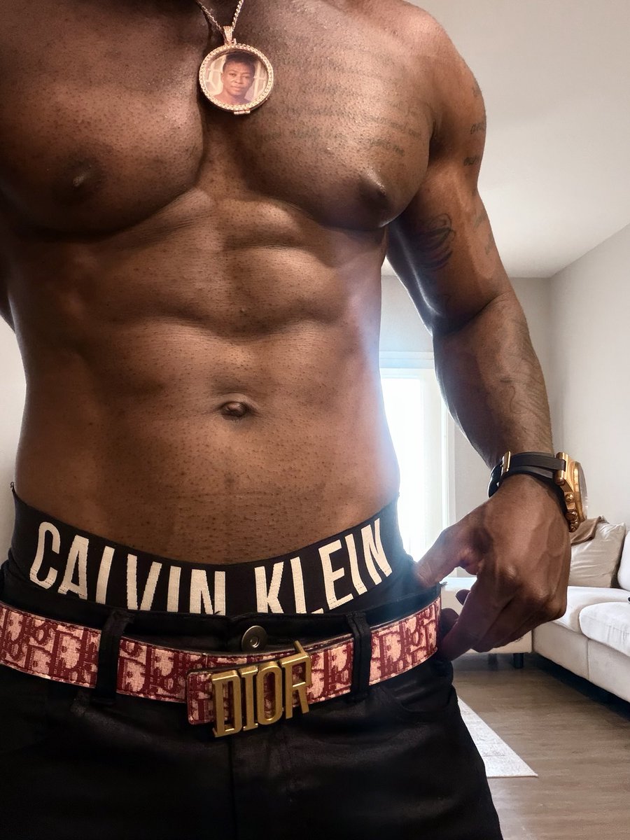 JohnnyScotx7k1's tweet photo. 🎞️🎞️🎞️👅
#explore2026 #fypシ゚viral #miami https://t.co/5fUS7bE6P4
