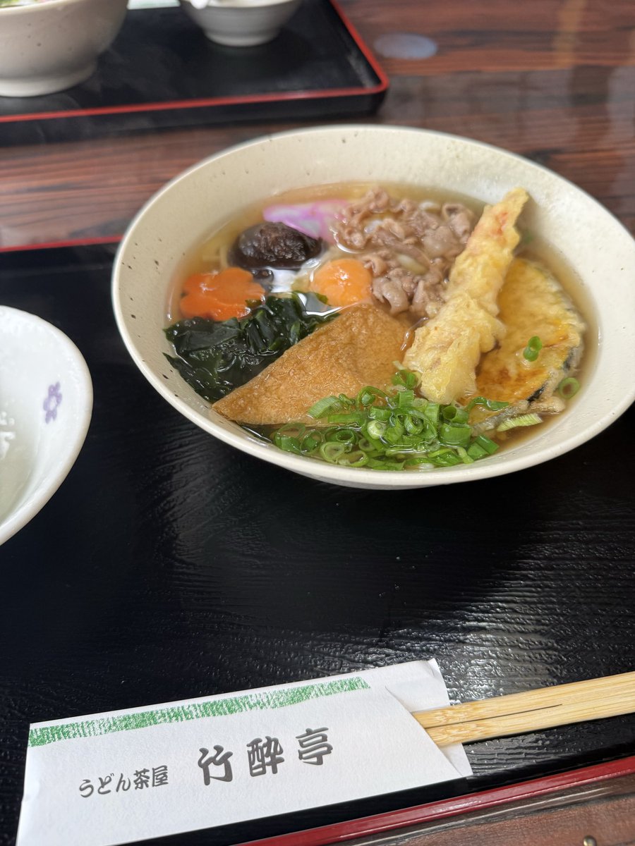 f9t80178's tweet photo. 昼は五島うどん！ https://t.co/d73tpXV5Te