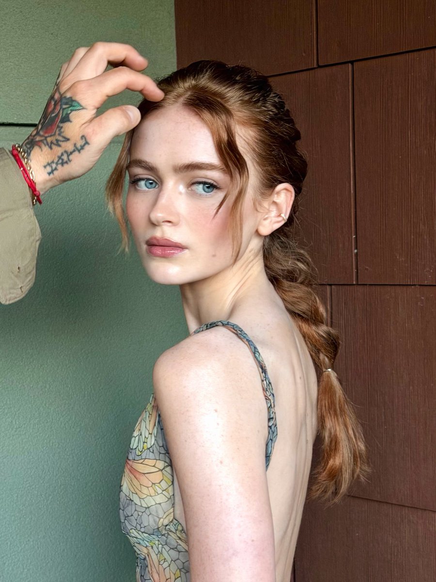 gingerpoise's tweet photo. sadie sink is just so breathtaking. look at her features ahhh https://t.co/p5LAtGPOGP