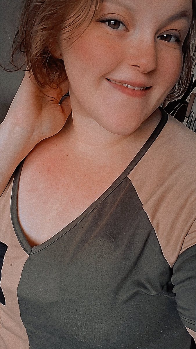 Katiebugxx0's tweet photo. Come chat with me on my onlyfans 😉 😏 we can have some real fun🤭🤭😘😘@onlyfans https://t.co/6HM6s4sEdz https://t.co/HhqyKDhlMw
