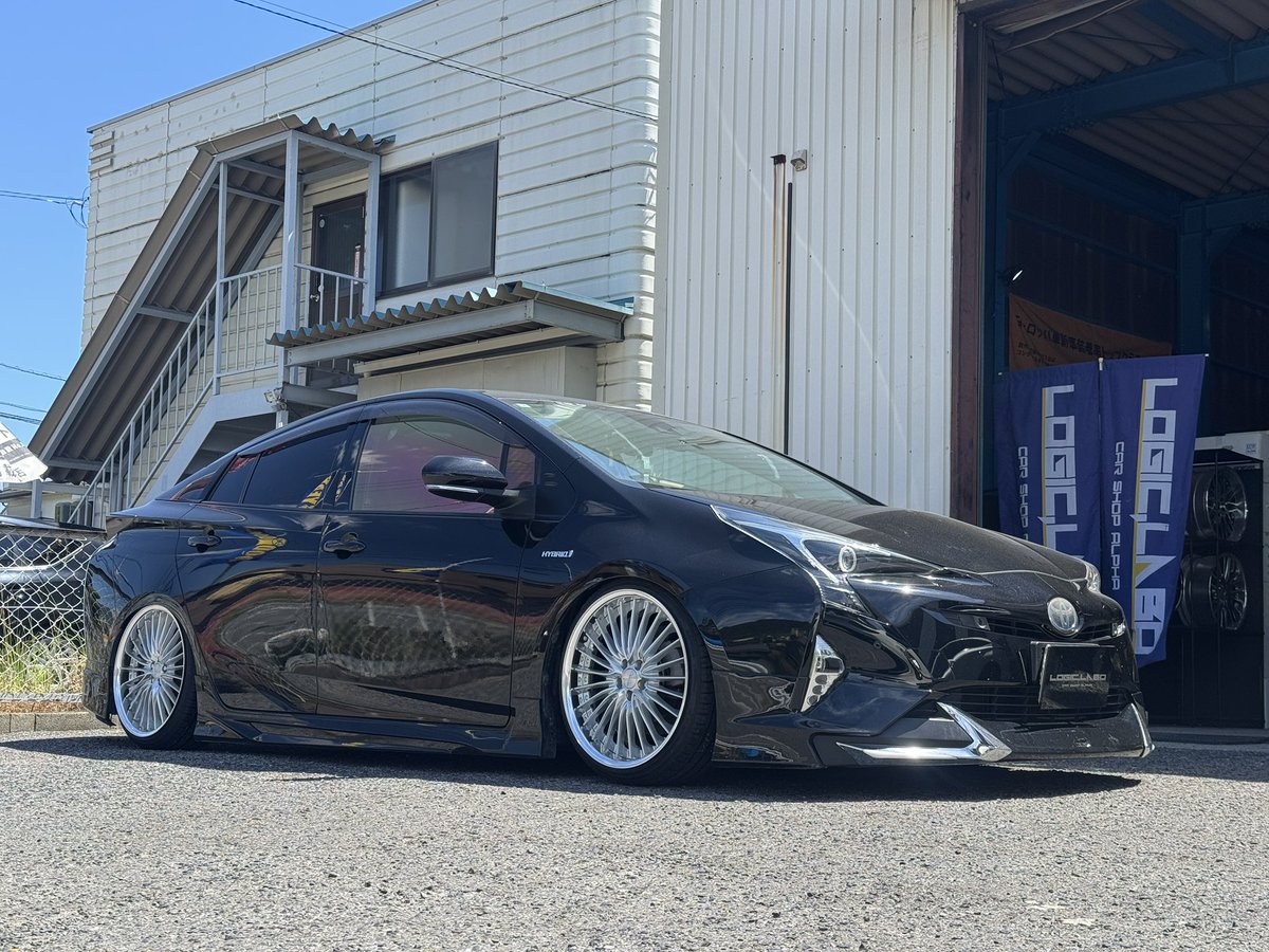 LOGIC0074's tweet photo. 50プリウス‼️
シュヴァート グラソン  19×9
グノーシスリム
カラー/シルキーリッチシルバー
イデアル ドゥルーバー 車高調　全下げ
#50プリウスシュヴァート
#50プリウスグラソン
#50プリウスイデアル車高調
#ロジックラボ https://t.co/p3CP6iKect