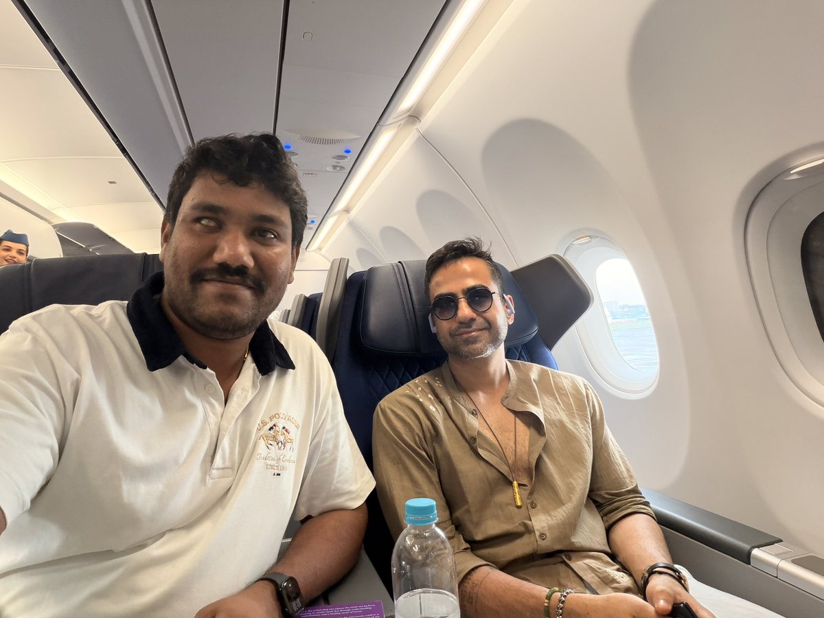 hstradeschool's tweet photo. Meeting the BOSS of Indian Finance Intermediaries on the flight was a truly cherished moment. 🇮🇳❤️

@Zerodha has been a part of my journey in the world of finance and meeting the person behind the company that inspired so many of us made this moment even more special. 😍

Some encounters become memories for a lifetime. 🥳

@nikhilkamathcio @zerodha