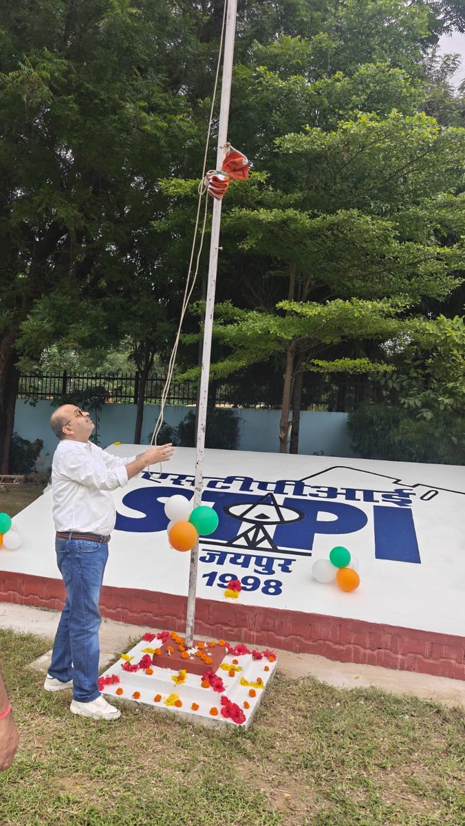 StpiJpr's tweet photo. वंदे मातरम्! 🇮🇳 

🇮🇳 80वें स्वतंत्रता दिवस की आप सभी को हार्दिक शुभकामनाएं!   

इस अवसर पर  एसटीपीआई जयपुर कार्यालय @StpiJpr में ध्वजारोहण कार्यक्रम का आयोजन किया गया |  जय हिंद ! जय भारत !  
#IndependenceDay #80YearsOfFreedom #STPIINDIA
@stpiindia
@arvindtw
@er_ashokg https://t.co/atvIzzUS3H