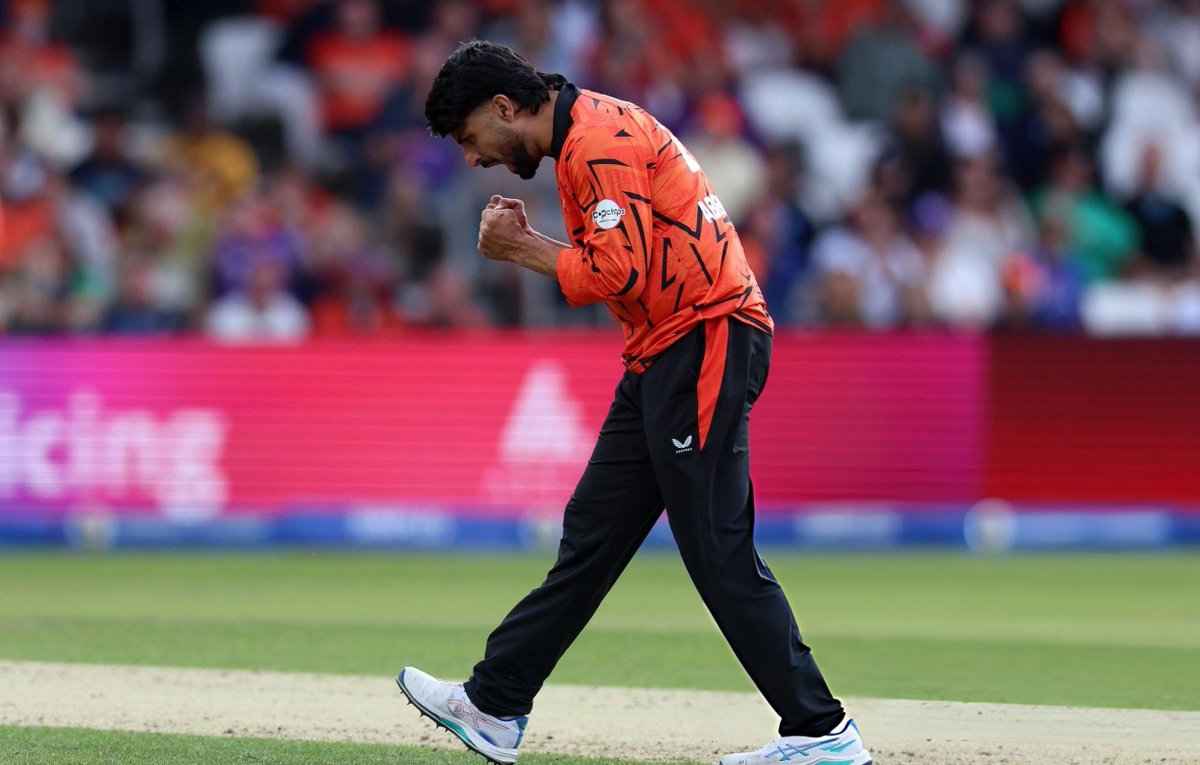 RayhamUnplugged's tweet photo. SUNRISERS LEEDS IN THE HUNDRED:

- Played Abrar Ahmed in all games:

Won: 5
Lost: 3

- Dropped Abrar Ahmed from the Eliminator game:

Got knocked out of the tournament. 😅 https://t.co/La7dwK9Hwo