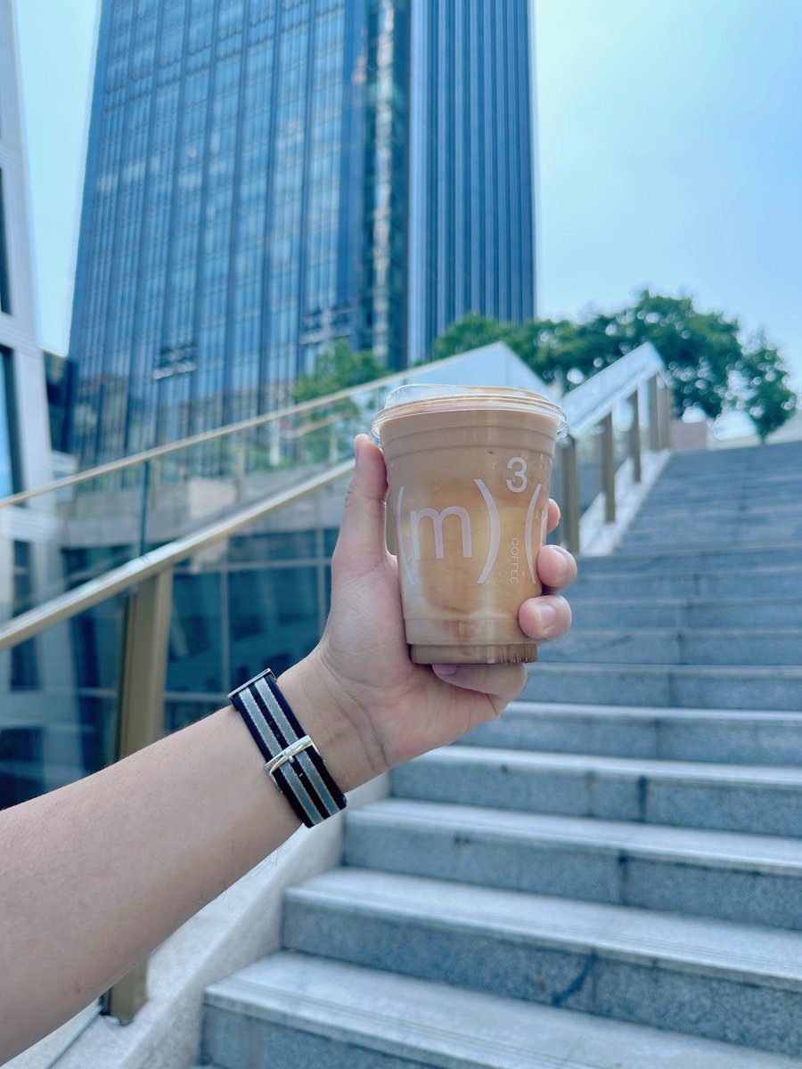 Big_Mamas30's tweet photo. Solved 3 tricky client tickets this morning u0026 grabbed a perfect iced latte on the way to lunch. Small wins make a full day! https://t.co/tAIMdLZGjt