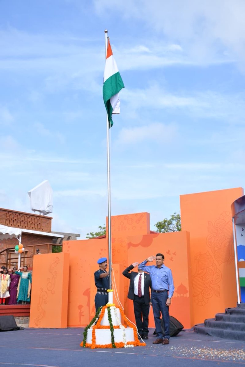 sajjanjindal's tweet photo. The tricolour flies high at Vijayanagar today, over a plant that embodies Atmanirbhar Bharat — Indian steel, Indian hands, Indian resolve. 
Freedom isn’t just remembered, it’s built, one furnace at a time, for a nation that makes for itself and for the world. 
Happy Independence Day! 🇮🇳 #MakeInIndia #AtmanirbharBharat #JaiHind