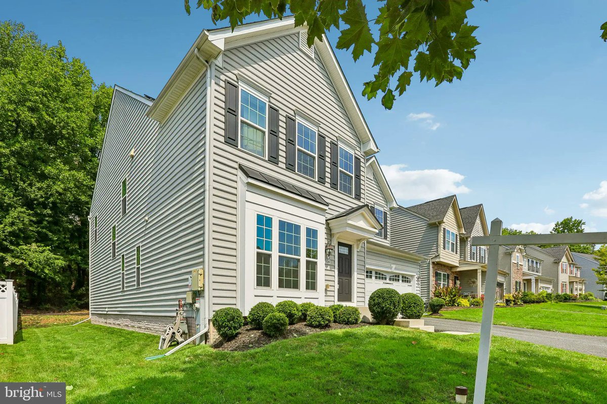 bsdarell's tweet photo. 11554 Autumn Terrace Drive, White Marsh, MD, 21162
5 bed | 4 bath 5169 Sq. Ft.
Active | 735000
https://t.co/NwErrdvICE
**A Crown Jewel in Fieldcrest!** Welcome to 11554 Autumn Terrace Drive, one of the larger models in this highly desirable White Marsh sidewalk community,... https://t.co/yzVzfLs5tj