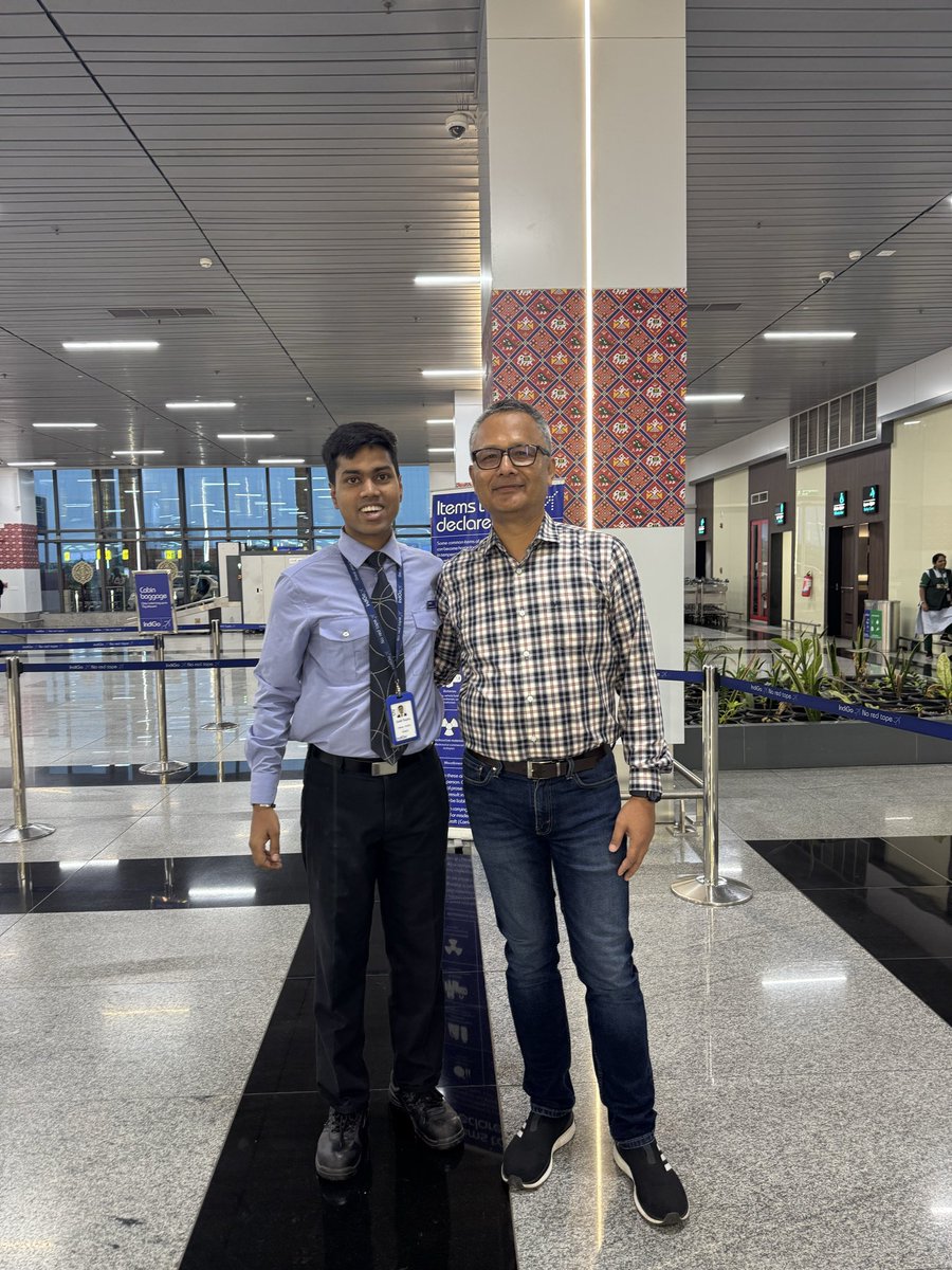 siddharthasg's tweet photo. @IndiGo6E would like to place on record the sincerity shown by Sahil Gupta at Surat Airport. left my laptop bag near baggage carousel. Sahil found my number and he handed back..Proud of Sahil 🫡.
Thank you Indigo.. A Big Shoutout to Sahil and Indigo (MFCP5X) https://t.co/a5yLKZshVW