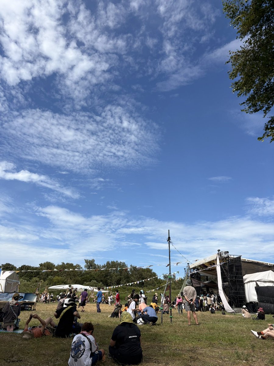 arsgald's tweet photo. ボヘミアンに良い風が吹いていた、2日目はスーパー登山部からスタート！最高に気持ち良い https://t.co/IBzCkzM9yd