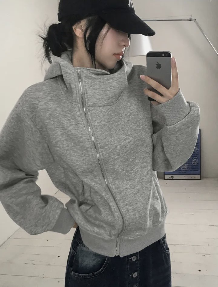 mynameisjiiye's tweet photo. 힙한무드 좋아하시는 분들 사선 지퍼 후집 강추.. https://t.co/bjIrzXpbeA