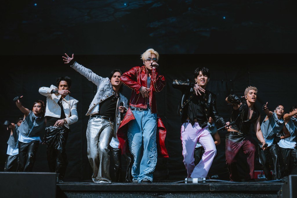 vinlopez's tweet photo. The countdown is on! ⏳ SB19 is ready to own the Pacific Stage at Summer Sonic Tokyo. Tokyo, are you ready to DRIP! ? 🔥💙

SB19 TOKYO DRIP
@SB19Official #SB19
#SB19atSummerSonic_Tokyo https://t.co/UjOOyWrtCH