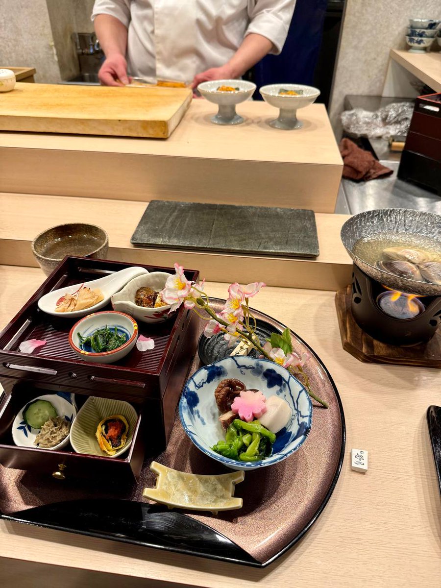 MarjorieJudit17's tweet photo. 友達がこっそり撮ってくれたんだけど、本当に素敵だね
休みになると、あちこちで美味しいものを食べるのが大好き😋 https://t.co/NJpGEszGnQ