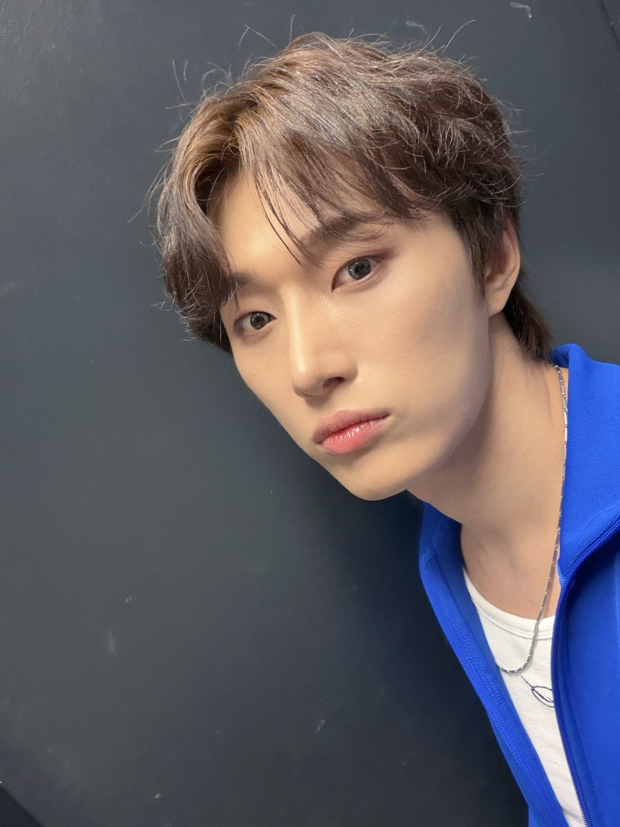 OmegaX_members's tweet photo. [#OX]

“Thank you, Orlando, for the amazing memories!” 🫶

#OMEGA_X #오메가엑스
#재한 #JAEHAN https://t.co/SHD317p5c8