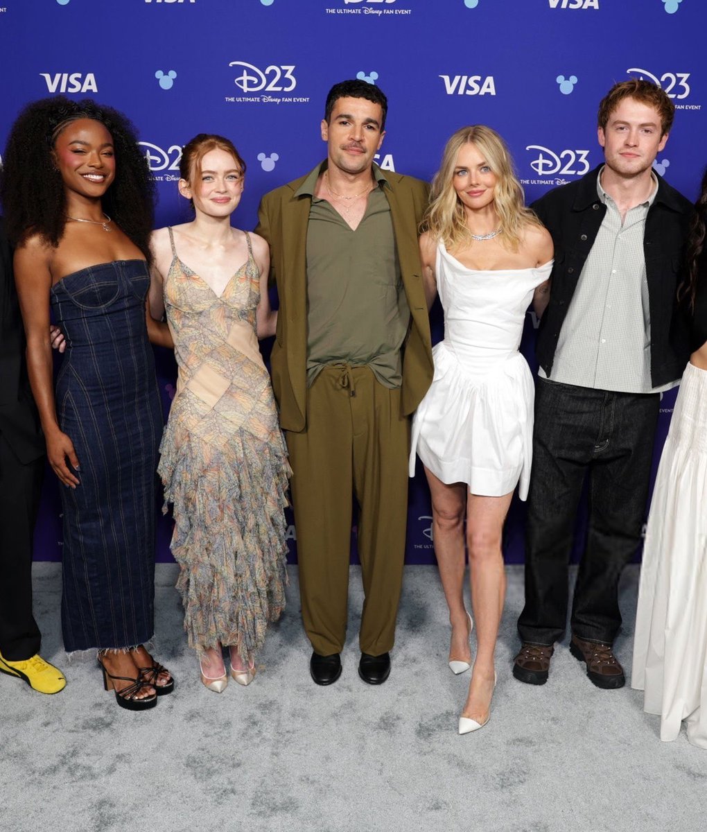 drivenbyfilms's tweet photo. This is my family fr like wow 😭🫶🏽 https://t.co/E8p2iFCGDU