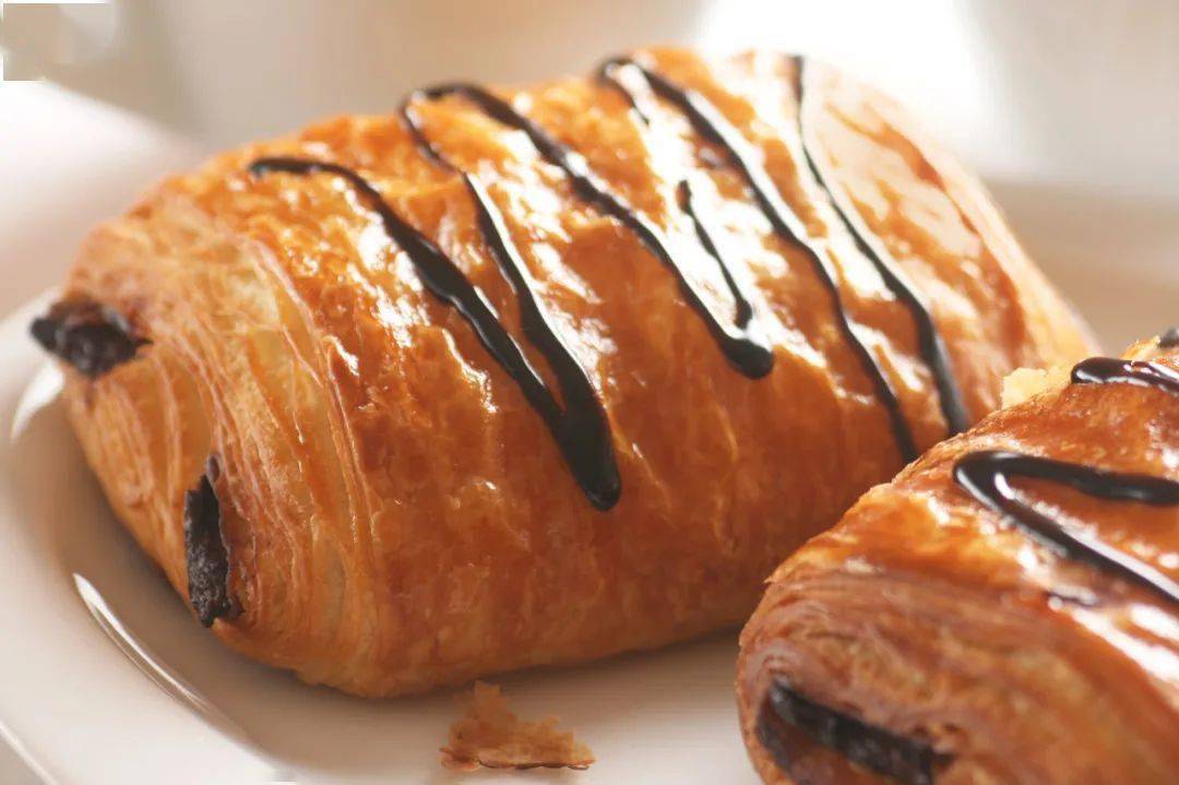 enock456's tweet photo. Just nailed my first homemade chocolate croissants — flaky layers, buttery aroma, and way more fun than I expected!  #BakingJoy， https://t.co/DSMS1NfaoJ