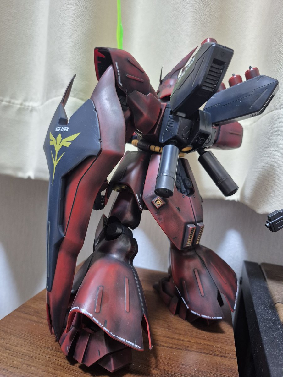 NAGO7500's tweet photo. 再販で買えたカトキサザビーかんせ…。
嘘です！カトキサザビーなんて1回しか見た事ないです。欲しいけど旧MGサザビーで満足しときます 😊

 #ガンプラ
 #ガンプラ再販
#仁王立ちしてる写真を貼るとフォロワーさんが増えるようだ https://t.co/Vy33rW6Irr