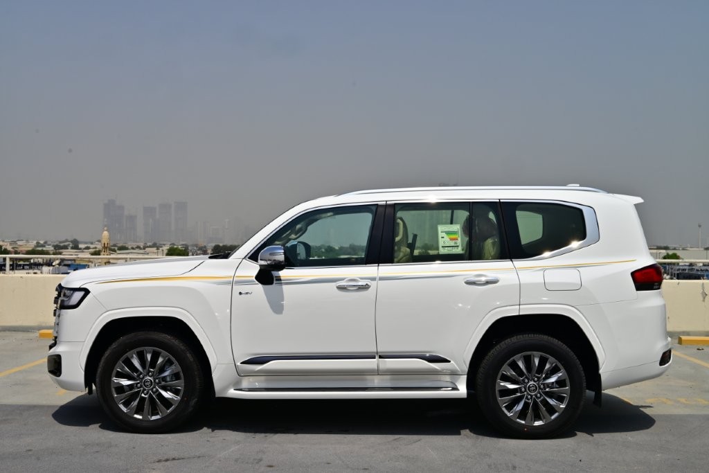SaharaMotors's tweet photo. ✨2026 Toyota Land Cruiser 300 VXR V6 3.5L Twin Turbo 7-Seater Automatic✨🚙🔥

Power. Luxury. Off-Road Capability. Legendary Toyota Reliability.
 
💬WhatsApp: https://t.co/uvXpsB9OrG

#Toyota #ToyotaLandCruiser #LandCruiser300 #LandCruiserVXR #LC300VXR #2026LandCruiser https://t.co/GnvtKoBLOk