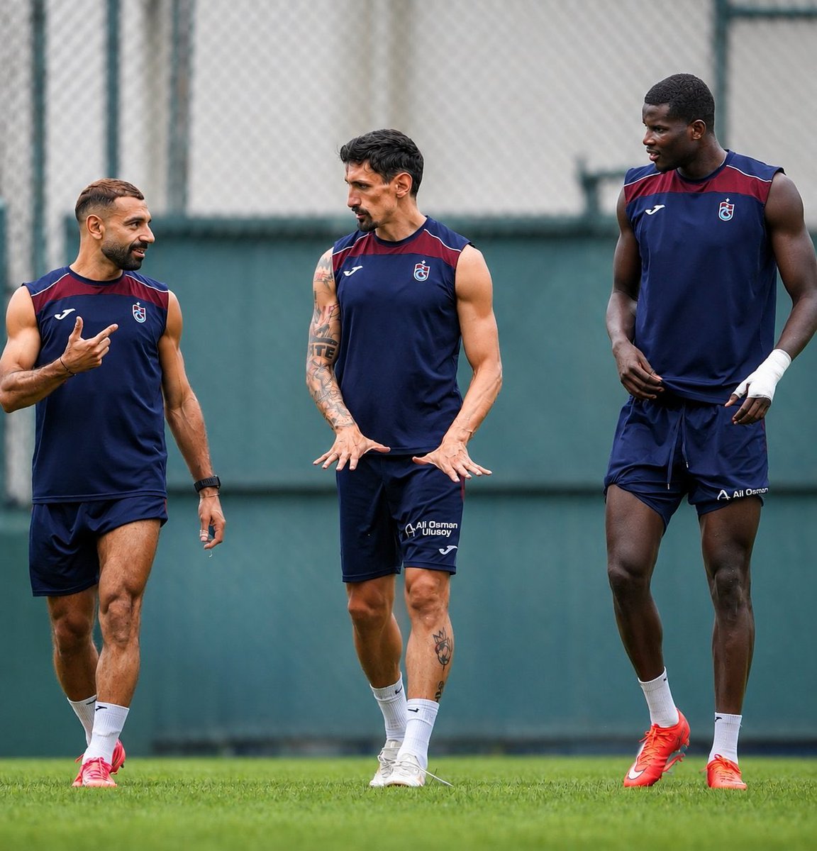 SalahUpdates's tweet photo. 🚨 𝗦𝘁𝗮𝘁𝗲𝗺𝗲𝗻𝘁 𝗳𝗿𝗼𝗺 𝗦𝗮𝗹𝗮𝗵𝗨𝗽𝗱𝗮𝘁𝗲𝘀 🚨

Since Mohamed Salah’s historic transfer to Trabzonspor, we have become aware of longstanding concerns regarding refereeing decisions and perceived injustices against Trabzonspor.

As the Süper Lig season begins, we call on the Turkish Süper Lig and ALL referees to uphold the highest standards of fairness, impartiality, and integrity throughout the season.

Trabzonspor deserves a fair and equal opportunity to compete for the league title and every trophy available this season. We expect every match to be decided on the pitch, without bias or unfair influence.

If serious instances of injustice or inconsistent officiating are observed, we will not hesitate to highlight them to the international football community and media, ensuring that the Süper Lig remains under the appropriate level of scrutiny.

Bize Her Yer Trabzon ❤️💙