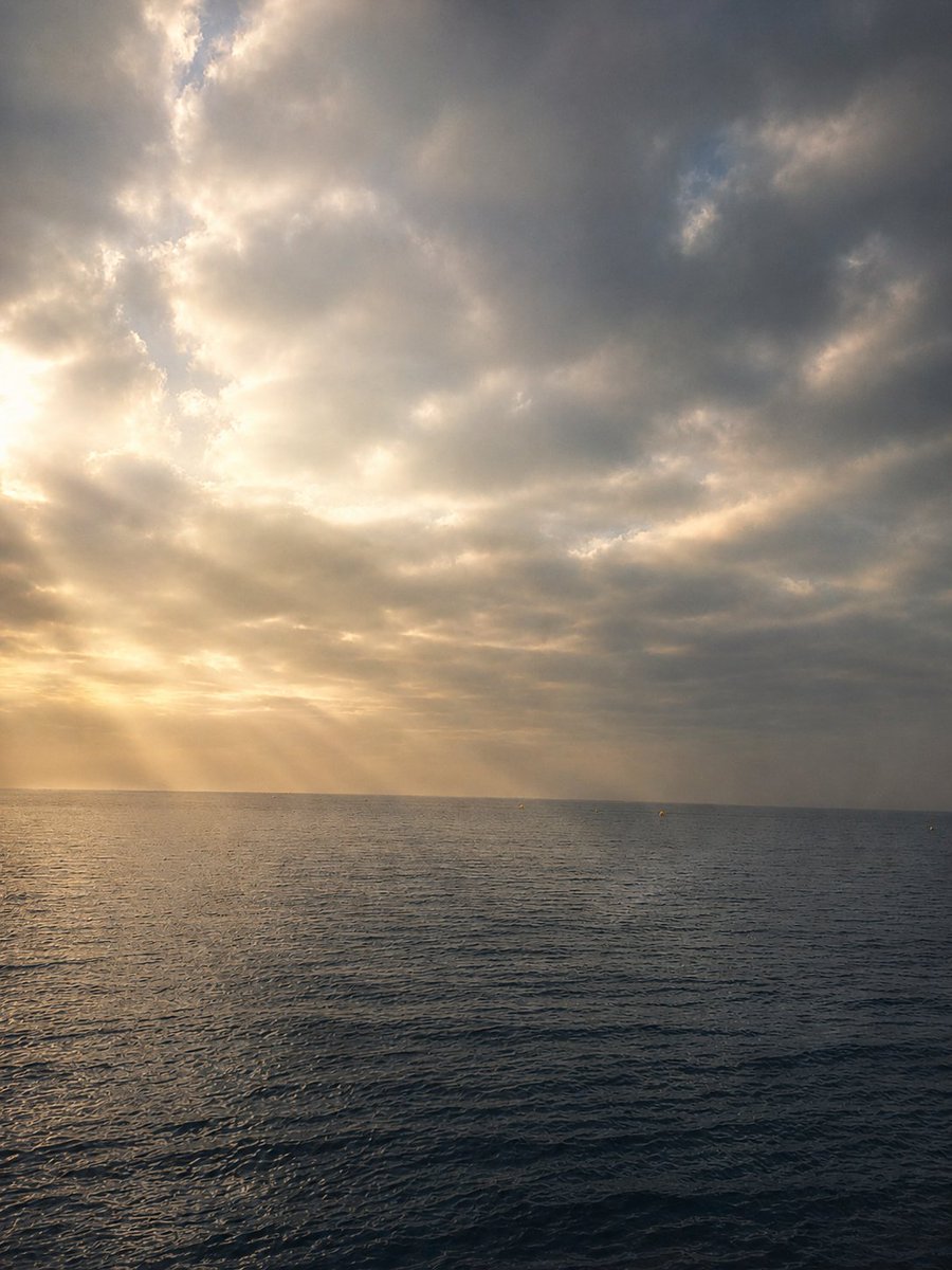 6redflag's tweet photo. ⛅ https://t.co/AoQpVteArD