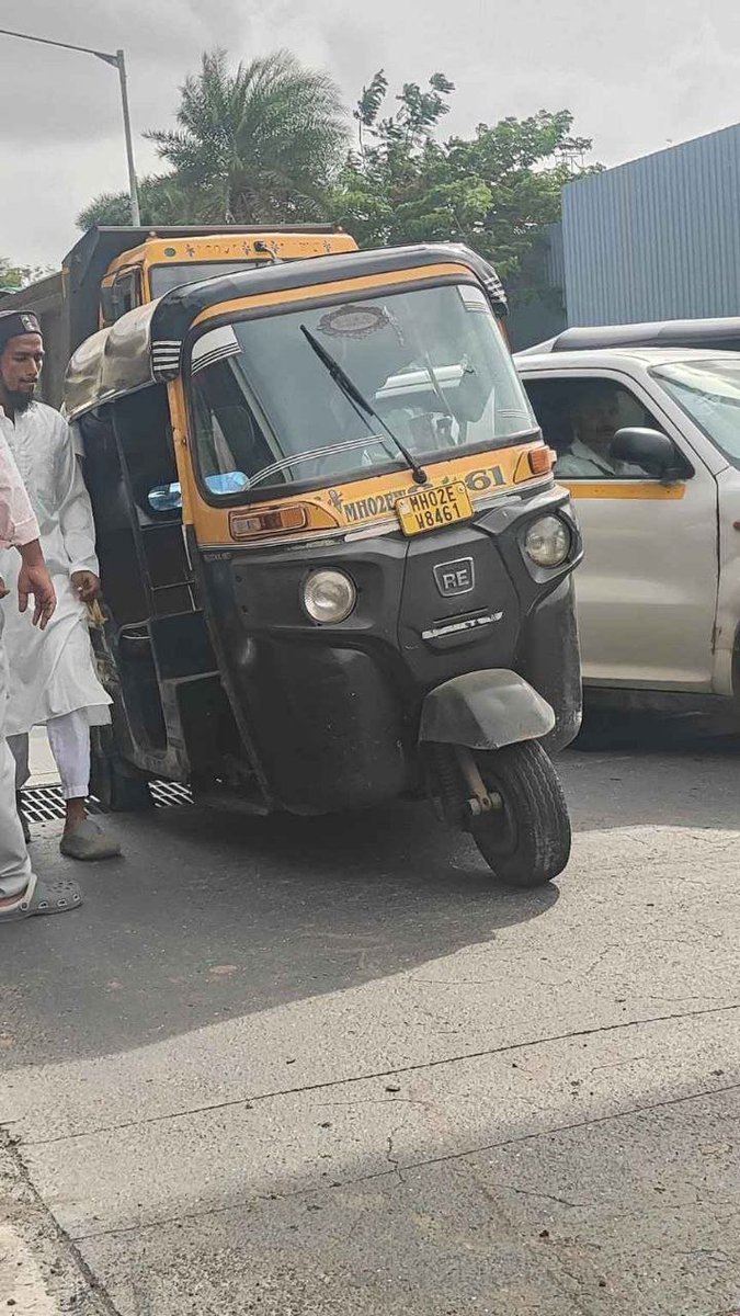 IRDandIC's tweet photo. @MumbaiPolice Complaint filed online on 15/07/2026 regarding a road accident caused by rash/negligent driving of auto-rickshaw MH02EW8461, involving seriously injured Ms. Ashwini. No update/FIR status received. Kindly look into this urgently. @CPMumbaiPolice #RoadSafety https://t.co/sGbNpbPLlC