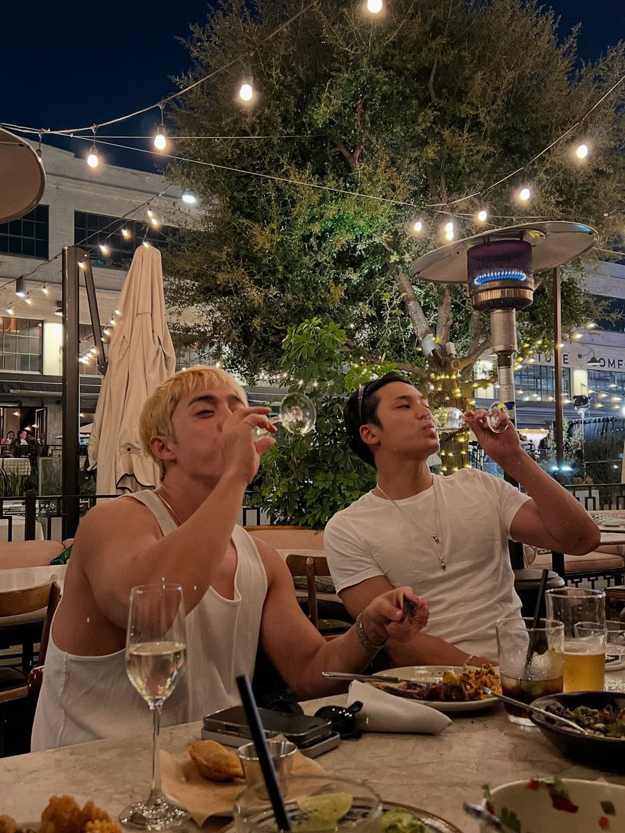 sounds_of_cheol's tweet photo. this gyucheol one year ago 🫠 https://t.co/VGf9Exto7g
