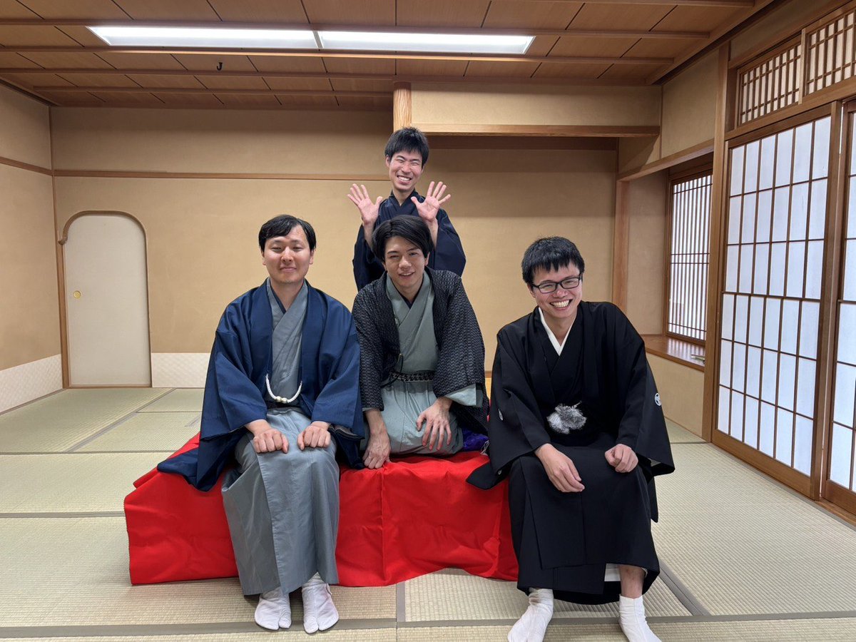 king51pest's tweet photo. 三人会、たいへん盛況で誠にありがとうございました。タイトルはともかくとして…まだまだ面白くなる可能性を秘めたネタだと思うので、いつか王茶偉にやらせます

とわり　看板の一
亜論　　代脈
王茶偉　持参金
兜王　　怪しい薬を使ったら猫が鳴き始め���俺のモーニングルーティーンが変わった件。 https://t.co/PvQyoS9EQV