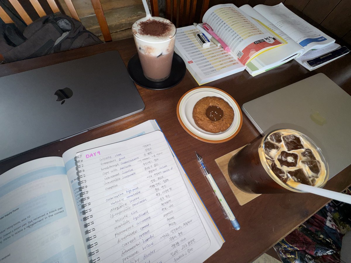 vx_qx00's tweet photo. 🪷🦭🦭🍨💤 https://t.co/Q0rBEM3XKM