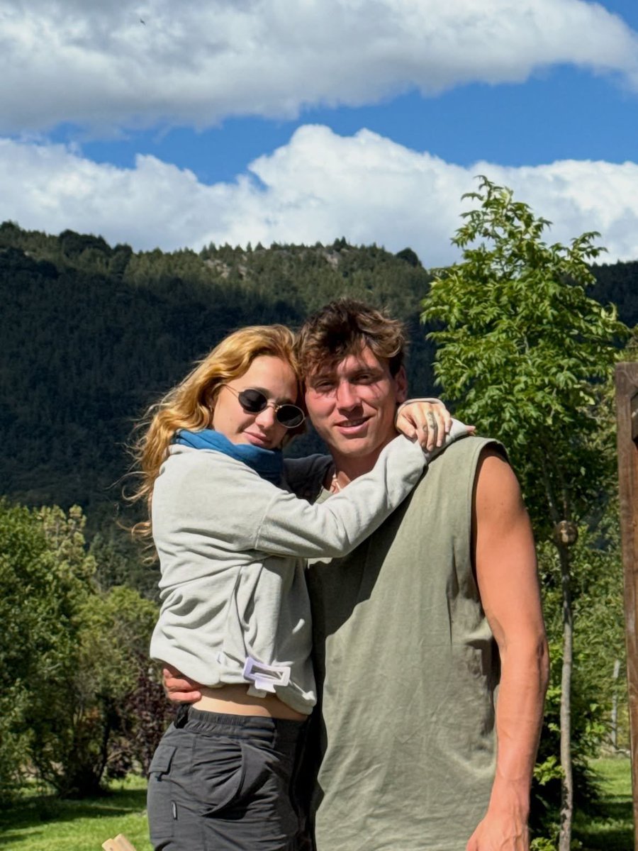 patishade's tweet photo. La ternura que me dan estos jubilados en su viaje con el imserso 🥹 https://t.co/ct1xoT2sYC