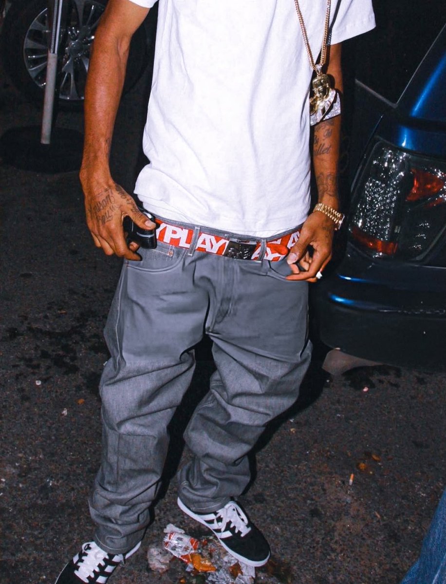Manlike_Solz's tweet photo. Nipsey Hussle attending Birthday Bash for Grafh at Club Perfections in New York City, (2010). https://t.co/Dy1NjpK678