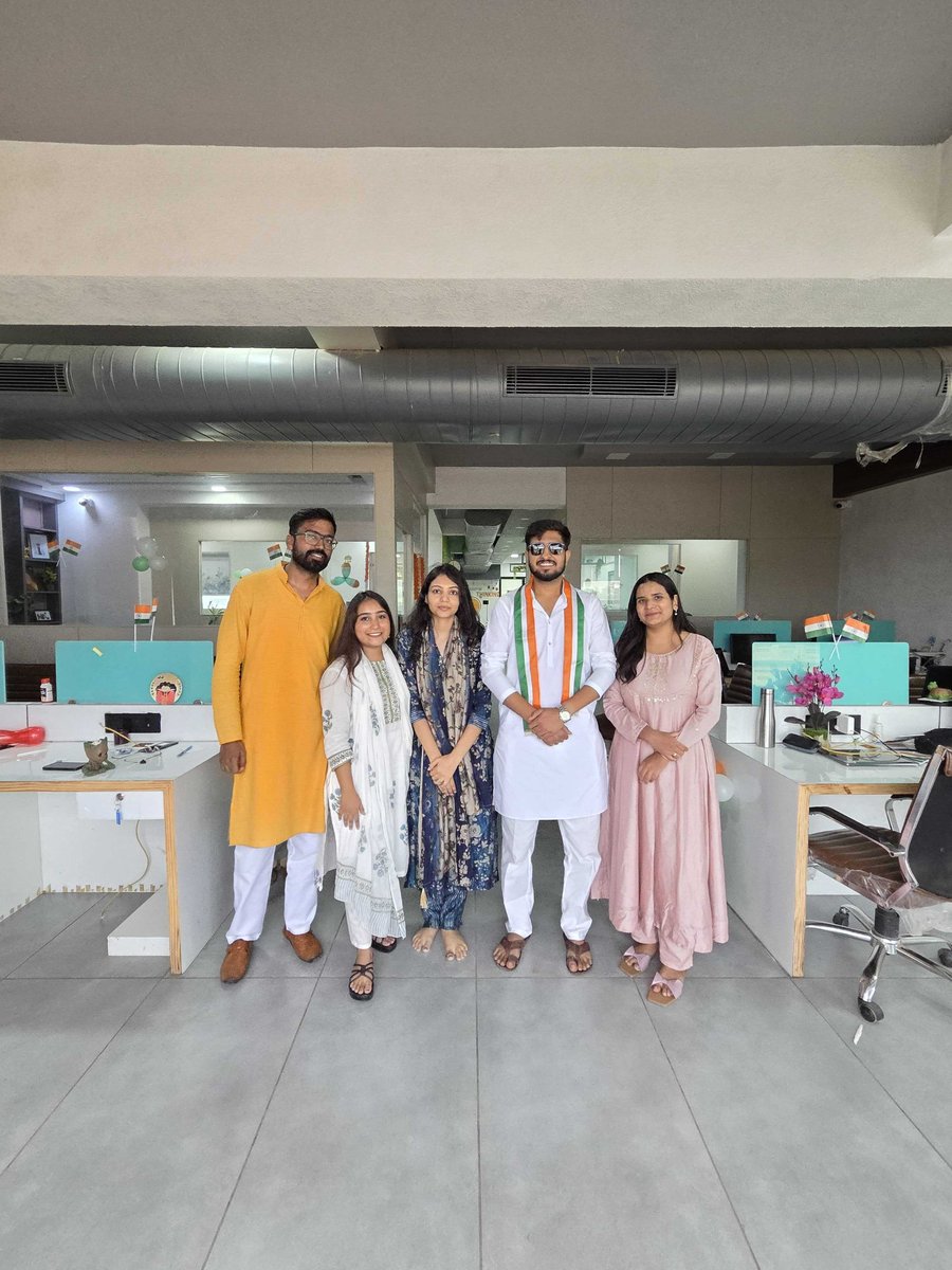 DecipherZone's tweet photo. Happy Independence Day! 

Celebrating the spirit of freedom, unity, and pride that makes our nation truly special. 

Jai Hind! 

#HappyIndependenceDay #स्वतंत्रता_दिवस #IndependenceDay #15August #JaiHind #ProudIndian https://t.co/wAtcB0ooA8