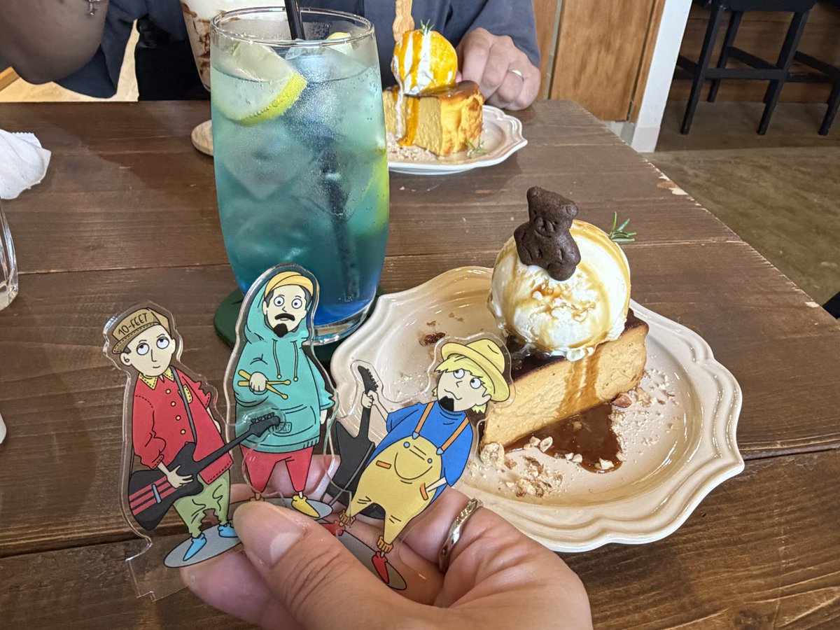 hashimo_10feet's tweet photo. ドラたちと遊んだりカフェでくつろいだりしてきた‼️のんびり向かう‼️ https://t.co/eMkZCkXtAj
