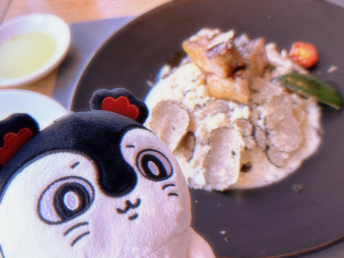f_ri_ll's tweet photo. トリュフもマカロンも美味しかったねぇ https://t.co/kwLD8QuYu6