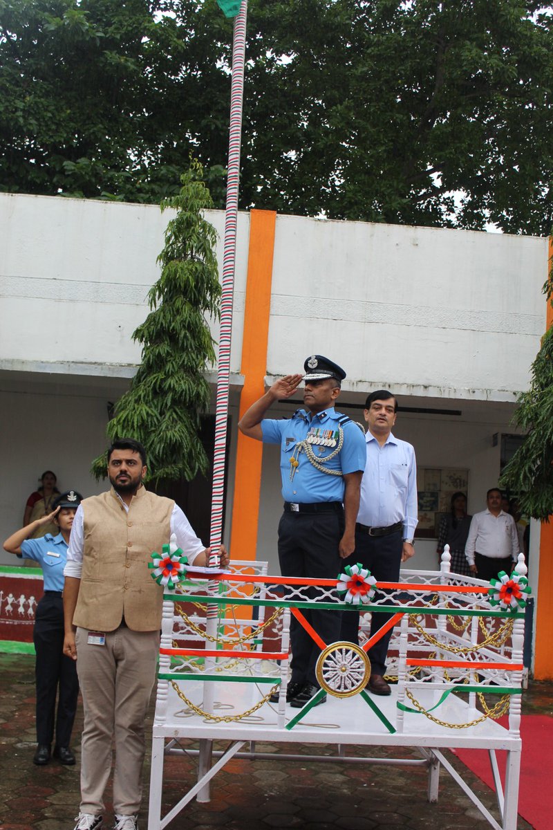AmlaKv's tweet photo. 🇮🇳 80वाँ स्वतंत्रता दिवस समारोह | PM SHRI KV AFS Amla 🇮🇳
आज पीएम श्री केन्द्रीय विद्यालय वायु सेना स्थल, आमला  में 80वाँ स्वतंत्रता दिवस देशभक्ति, उत्साह एवं गौरव के साथ मनाया गया। https://t.co/uHUHMJvGo4
