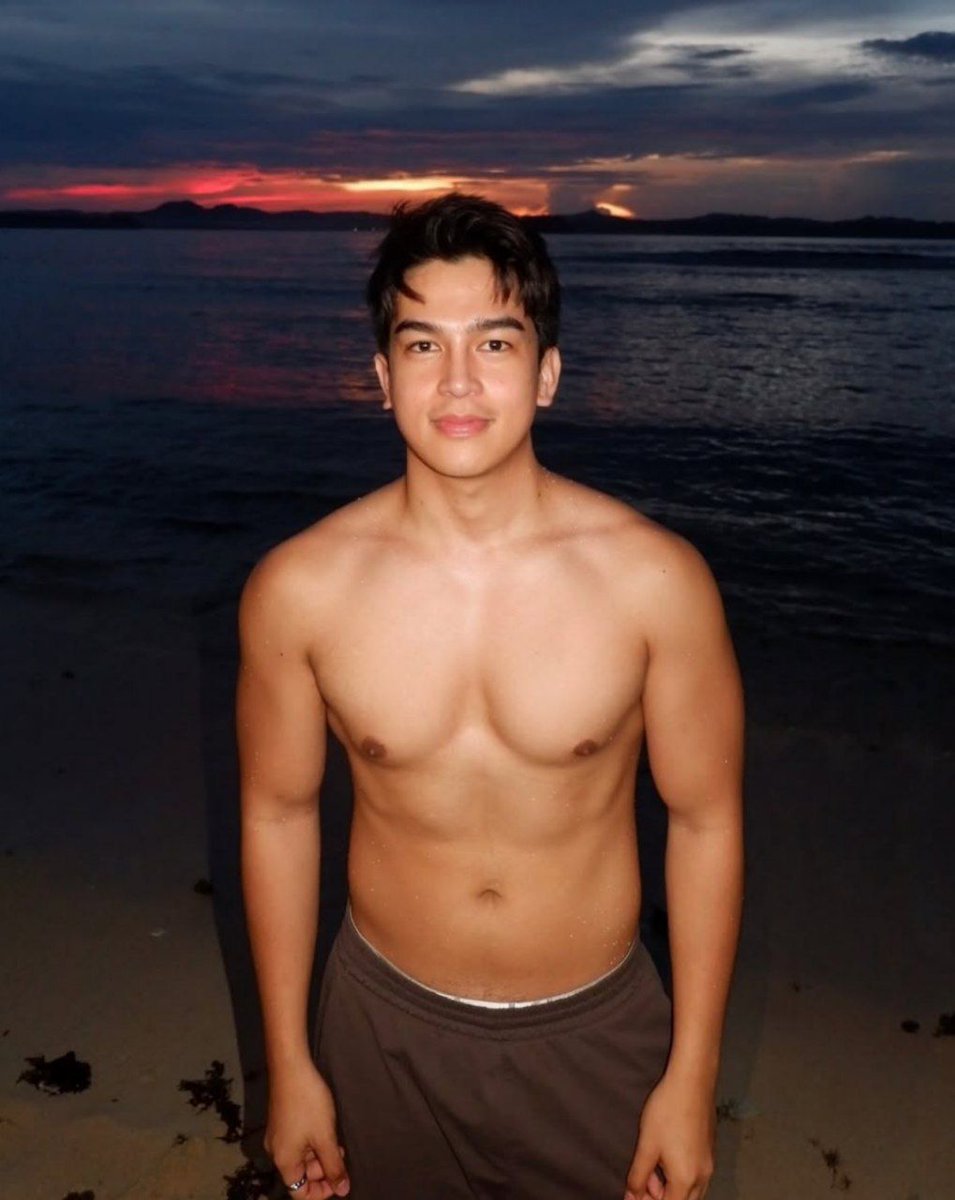Zaereigh's tweet photo. OMG Kennnnito!! Diko ineexpect na may video din sya. 😱🔥

https://t.co/Khhi7a6JtA https://t.co/i1FTJi6wK4