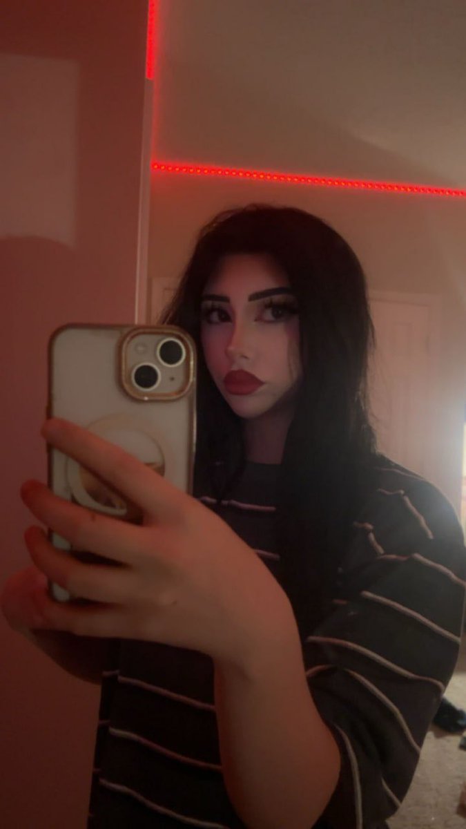daisyonrepeat_'s tweet photo. i want him to talk me through ittttt 🫩 https://t.co/oHrkbwLvqA
