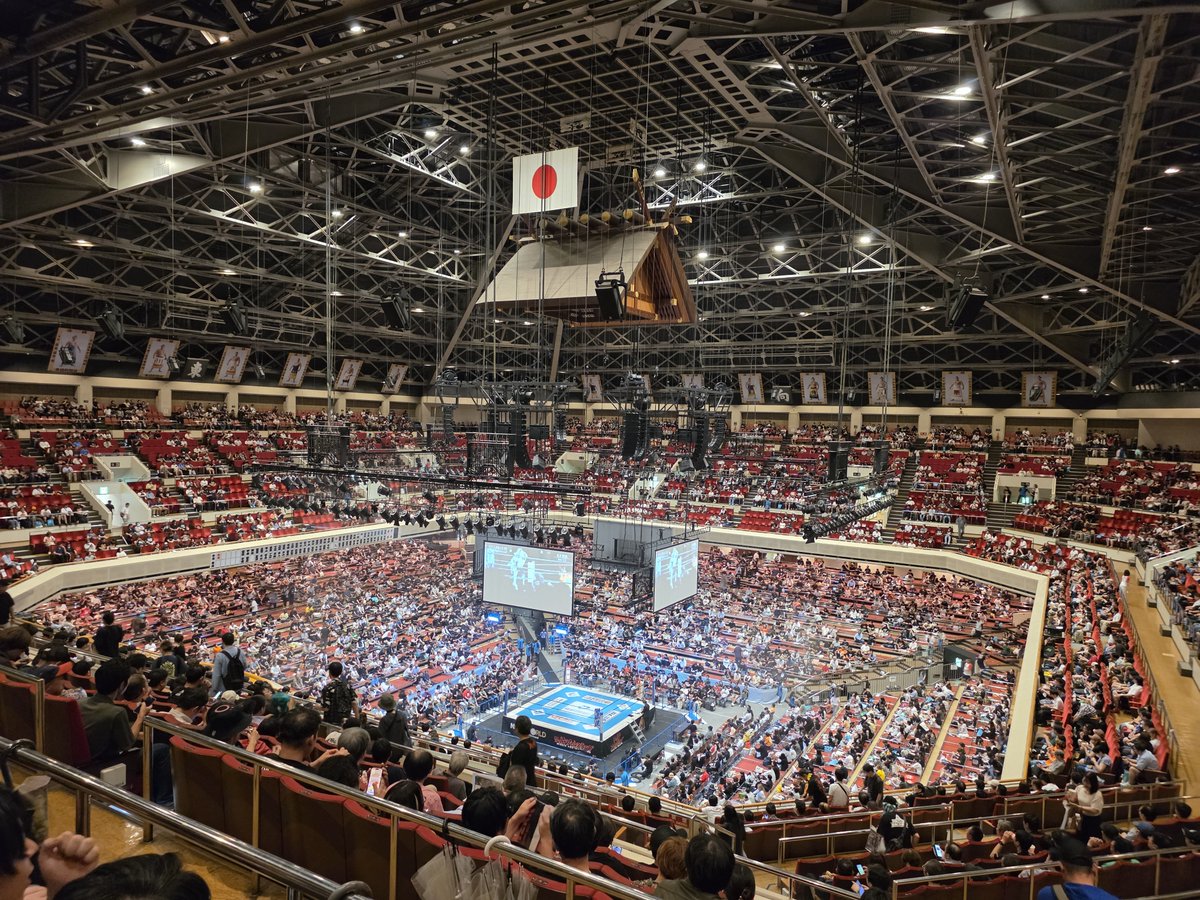 TKID_web's tweet photo. 新日本プロレスG1CLIMAX今年も来ました！今日は天山引退試合！もうすぐオープニング！！👍 https://t.co/8JPw2IXqVe
