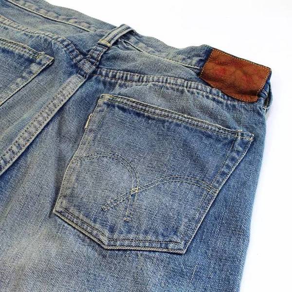 Amber30370845's tweet photo. Upcycled old denim into a cute crossbody bag—no fancy tools needed! Just scissors, thread u0026 your creativity. DIY that feels good for you and the planet https://t.co/hyOfTqAtkh