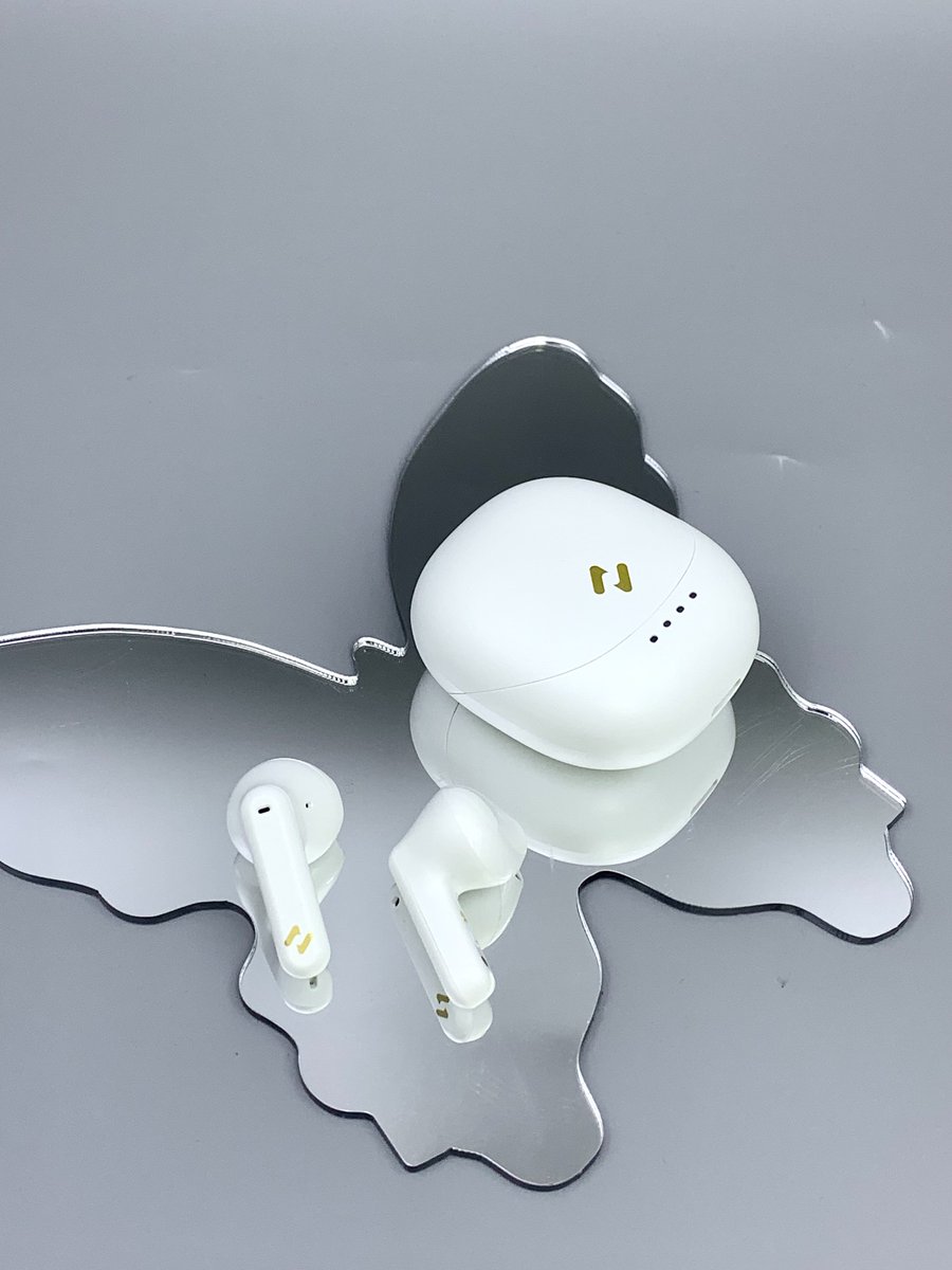 Govind71223203's tweet photo. Just unboxed my long-awaited wireless earbuds  No more tangled wires and the sound quality is so good! Already jamming to my favorite playlist  #unboxing #techfind https://t.co/lvdvO17g3b