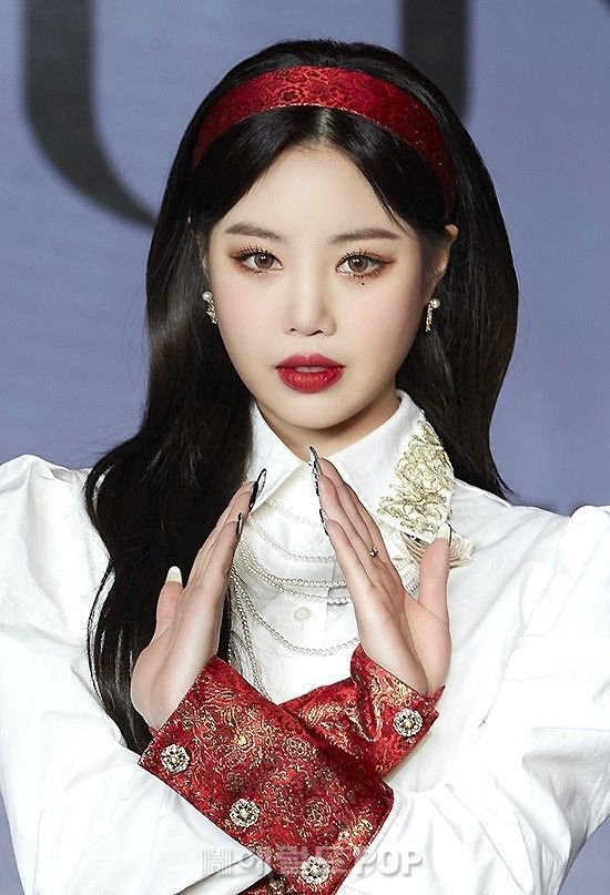 yohyunew's tweet photo. she started a trend https://t.co/oDUN2t65Am