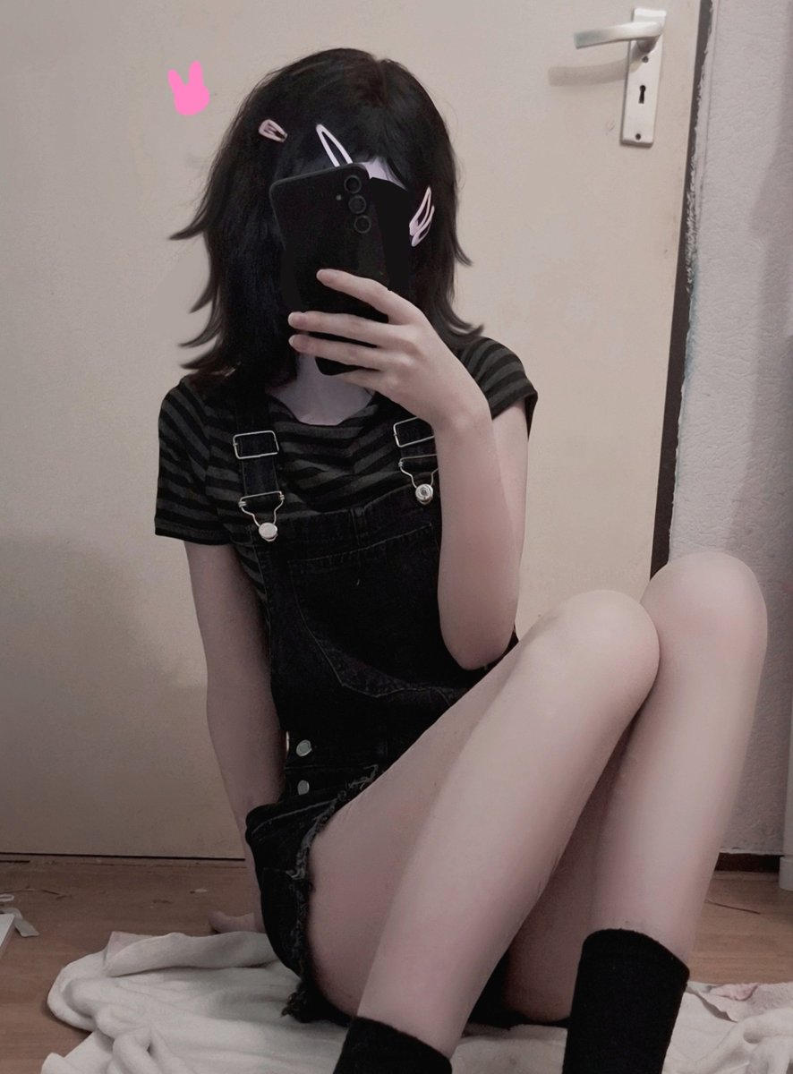 necrokittymimi's tweet photo. Another leyley cosplay cuz many like it ^_^ got an idea to do a cosplay of leyley mixed with teenshley, so ill be doing that soon♡
#tcoaal #cosplay #ashleygraves https://t.co/hQ5IVpt4Ks