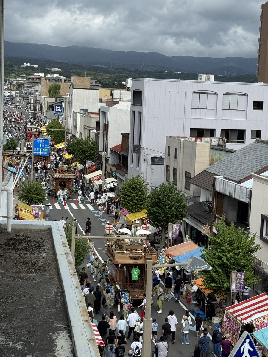 MishimaTourism's tweet photo. 初日、8/15は山車（だし）とシャギリの日。

（2026/08/15）
#三嶋大祭り #1日目 #令和8年度 https://t.co/BKBpVgqXud