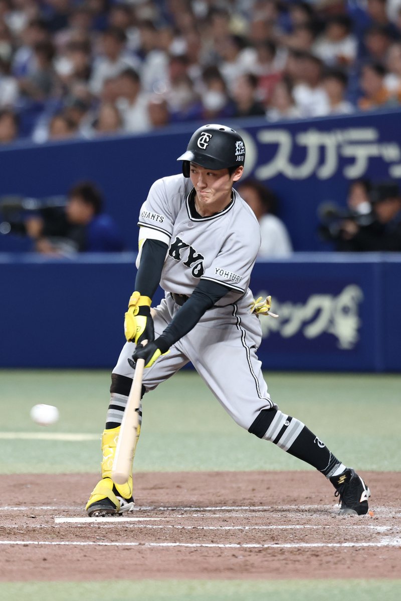 TokyoGiants's tweet photo. 【三回表】巨人 0-3 中日

2死から #浦田俊輔 選手が、センターへのヒットで出塁！ https://t.co/x0EjZykTAv