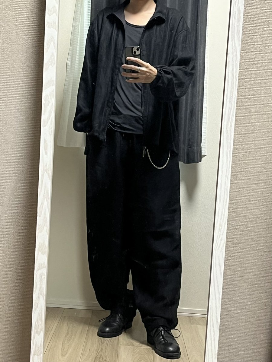 asastist's tweet photo. LINEN SATIN DRAWSTRING PANTS

リネン系のパンツで1番好きかも。
かなり荒々しい質感で力強さがあって穿くと本当にカッコいいです。ガシガシ着倒して育てたい。

#COMOLI
#コモリ https://t.co/CiuYPk1NIw