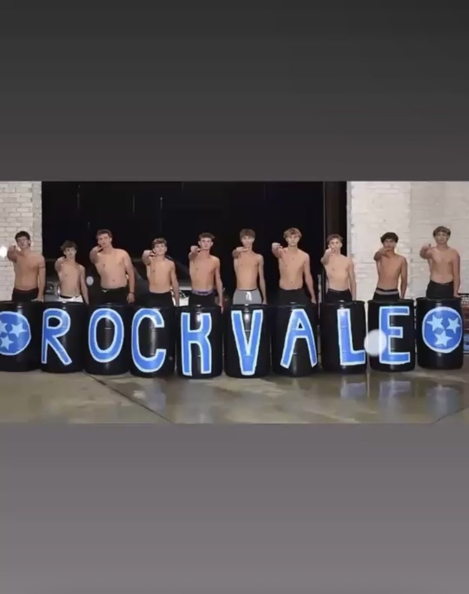 CreekBarstool's tweet photo. Rockvale in a nutshell 🤡
Twig ass barrel boys and thick neck slim dick ass football players 😭😭😭
#9/11 #1 #10 #44 #pussy https://t.co/5mAo5ntjQb